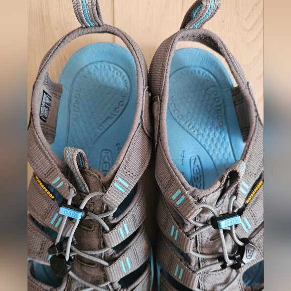 KEEN Clearwater 7.5 38 Wmns CNX Sandals Waterproof Outdoor Hiking All Terrain - Picture 6 of 12